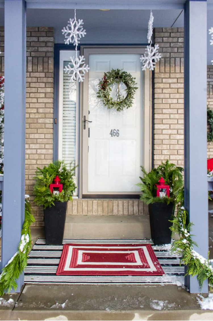 Festive Outdoor Christmas Decorations