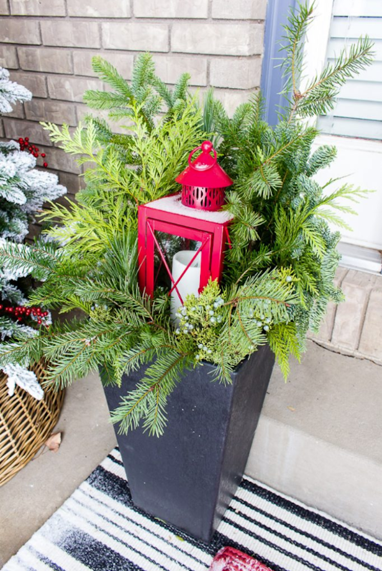 Festive Outdoor Christmas Decorations