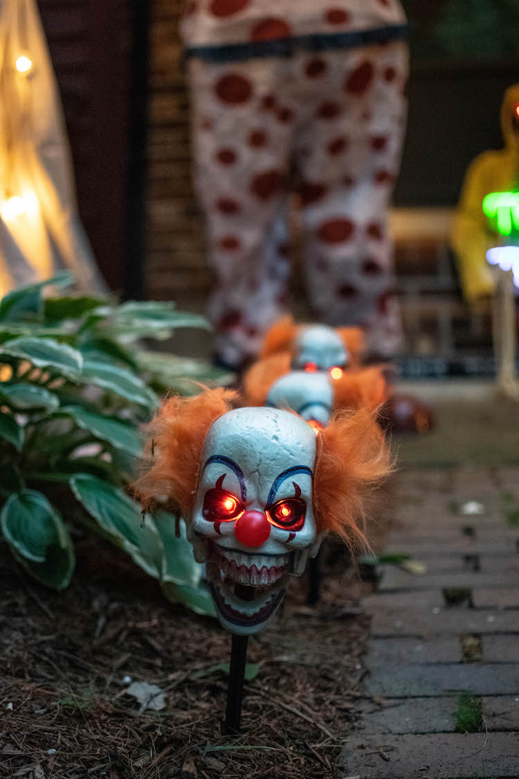 Creating a Spooky Carnival Porch Display for Halloween