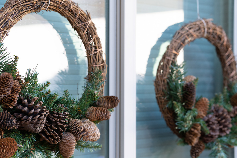 Balancing Traditional and Neutral Holiday Decor